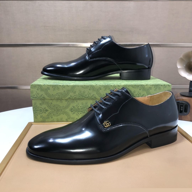 G*u*i leather shoes